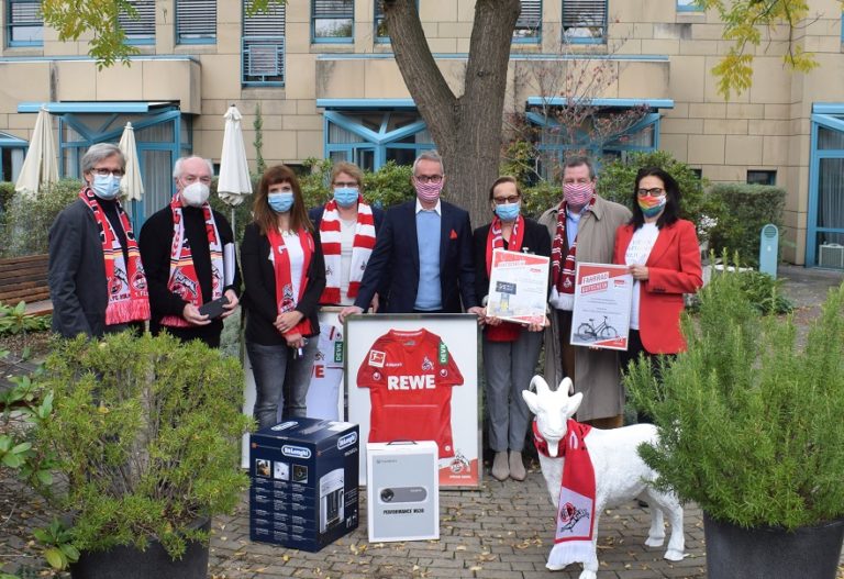 Besuch des 1 FC Koeln Dr. Mildred Scheel Haus Endlich